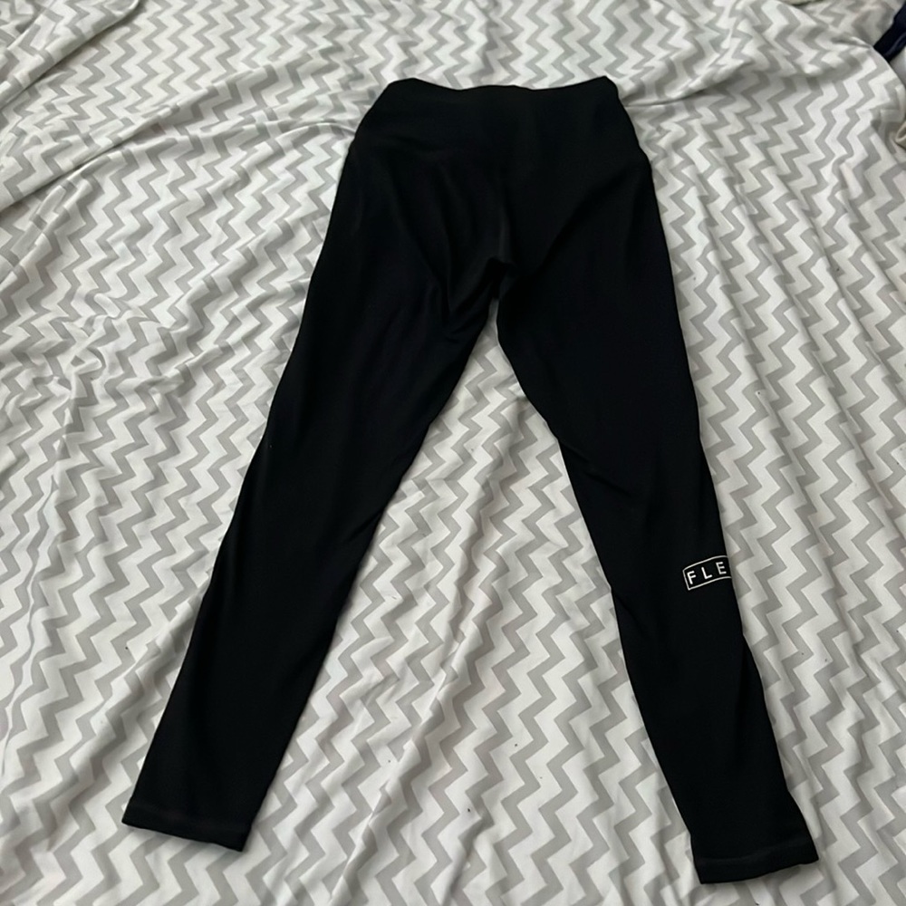 🖤Fleo 25” inseam leggings🖤